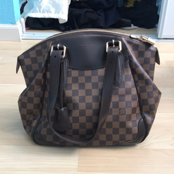Louis Vuitton Handbags - Authentic LV purse